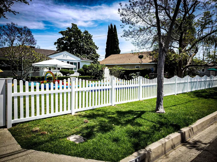 Picket Fence fence photo 6
