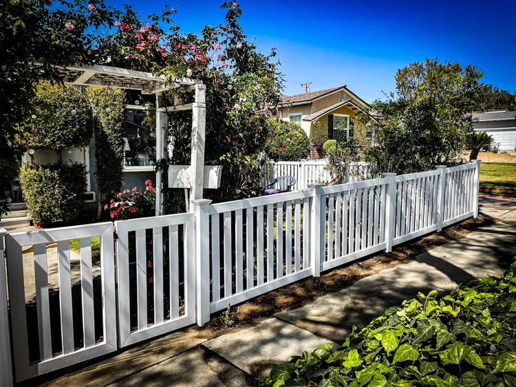 Picket Fence fence photo 8