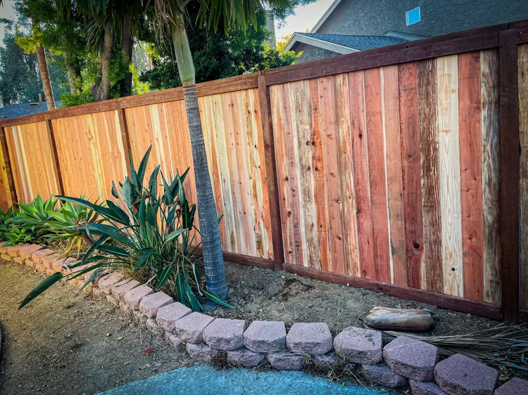 Wood Cap & Trim fence photo 8