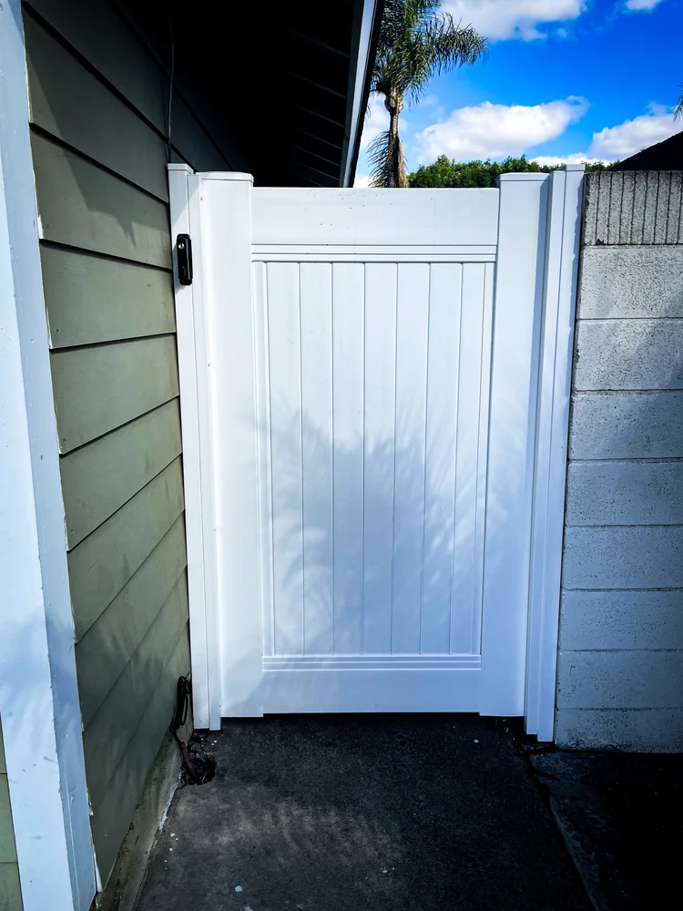 White Full Privacy Vinyl fence photo 9