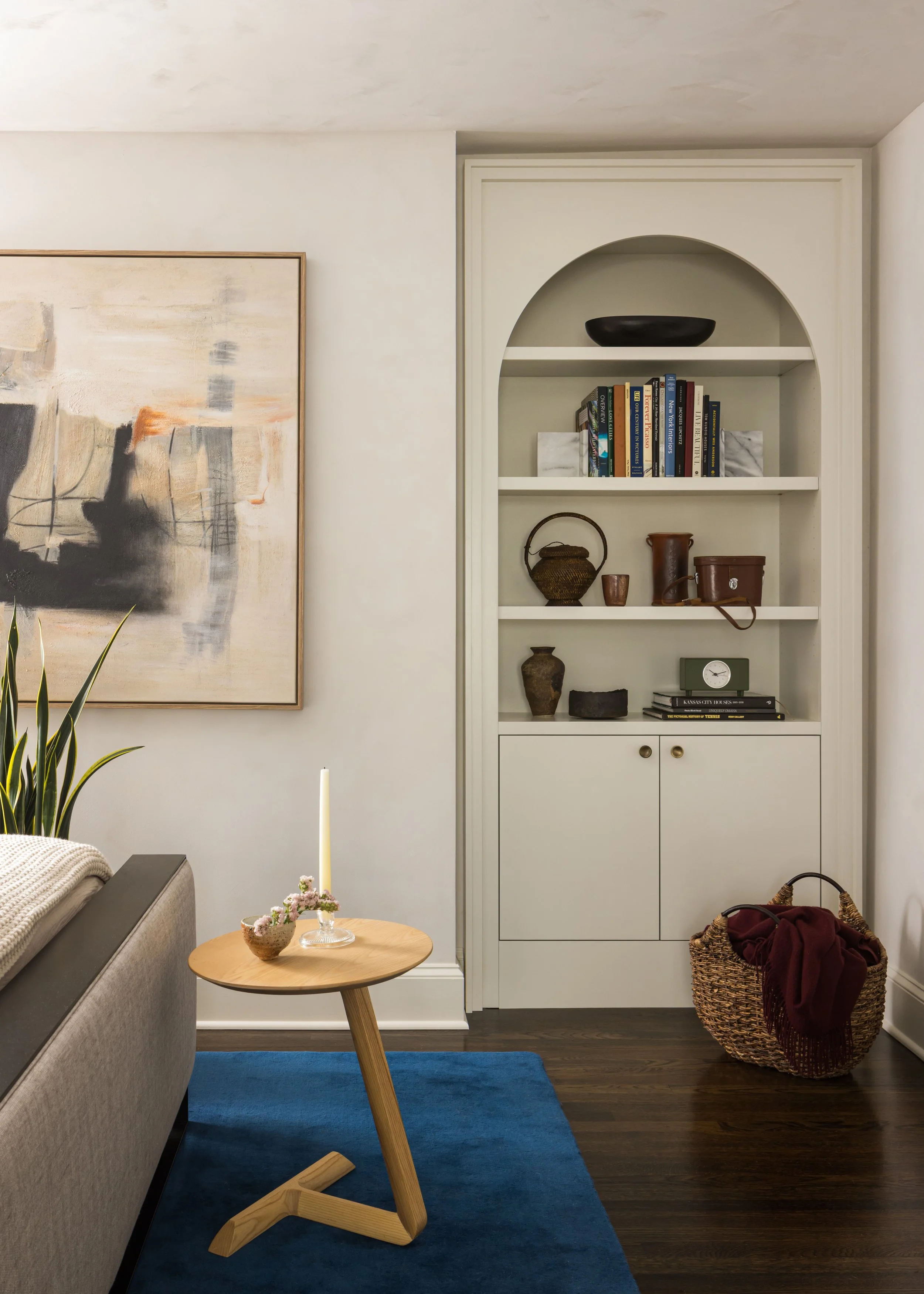 designspout-kansascity-interiordesign-interiordesignkc-bedroomdesign-shelving.jpg