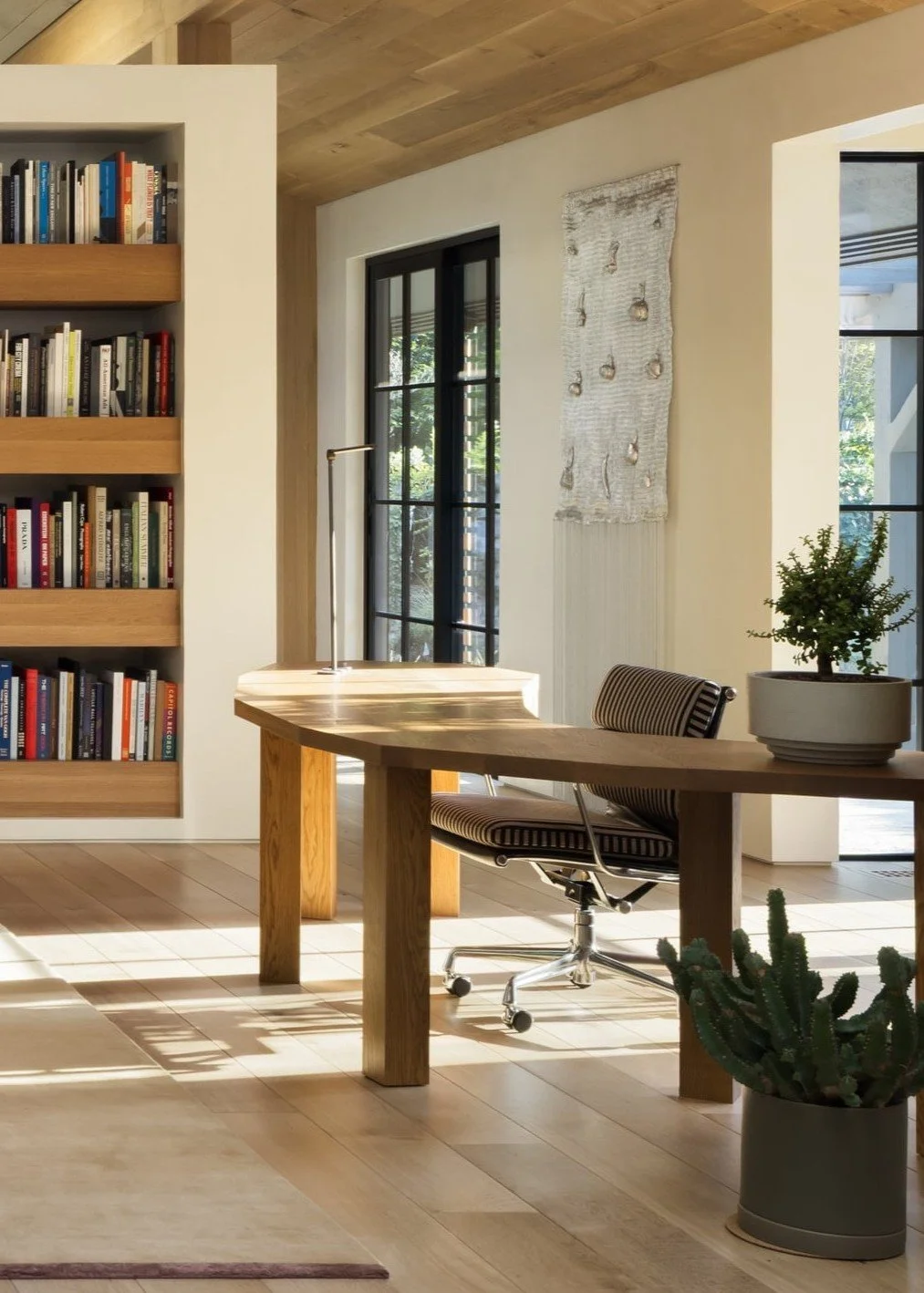 designspout-study-missionhills-library-customdesk.jpg