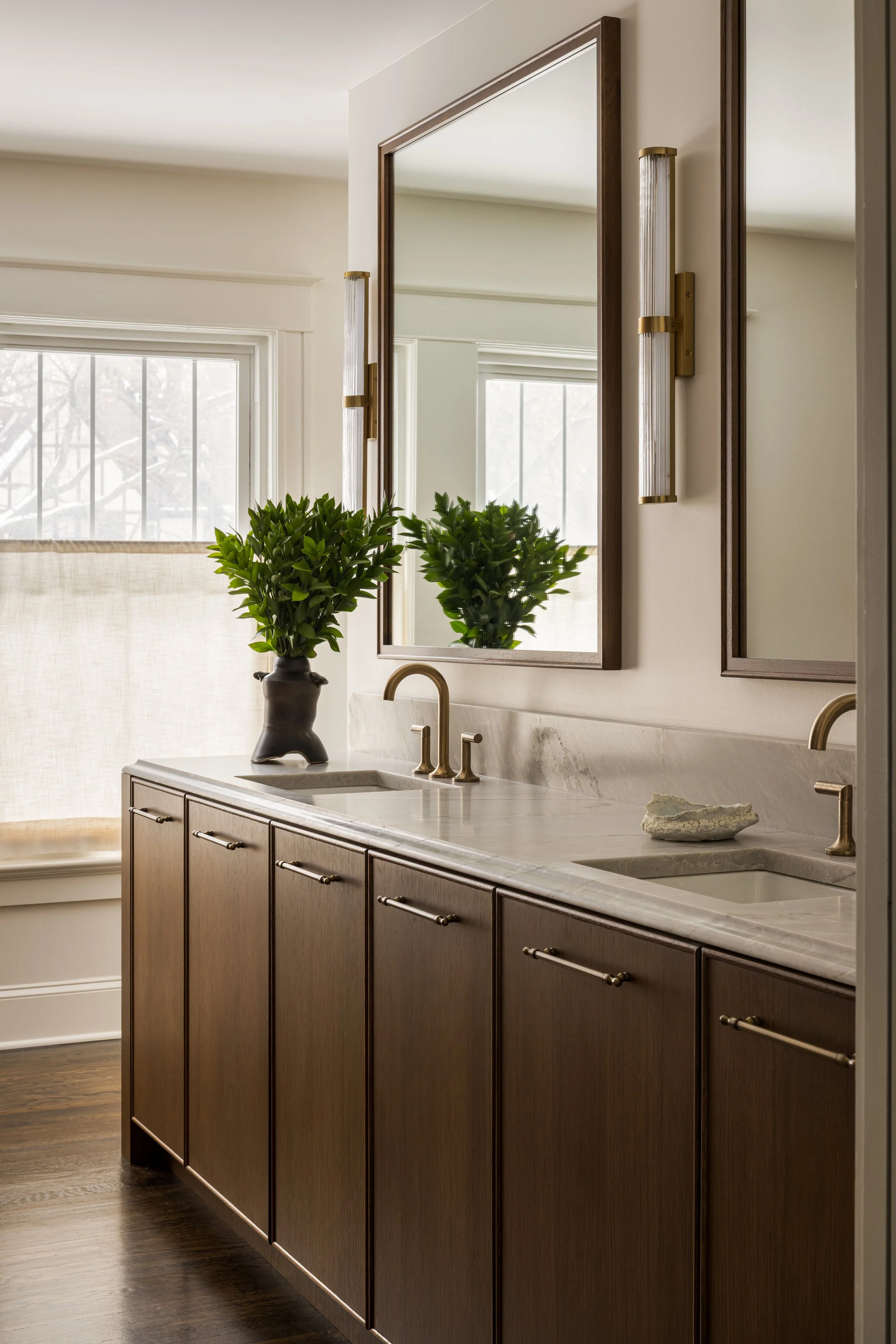 designspout-kansascity-interiordesign-interiordesignkc-bathroomdesign-bathroomvanity.jpg