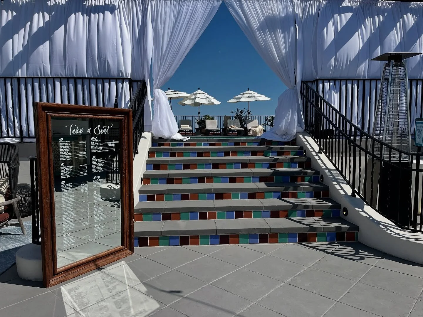 Highlighting this Santa Barbara wedding seating chart from this past summer in honor of this gorgeous, sunny, SoCal fall day 😍. Swipe for progress shots!

I&rsquo;m certain it&rsquo;s impossible for anything to look less than incredible next to the 