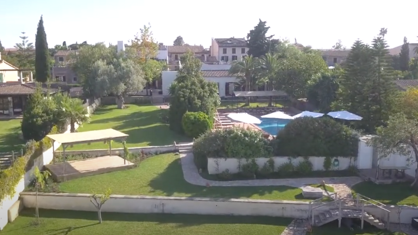 webiste banner retreat mallorca (6).png