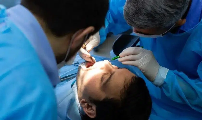From Pain to Relief: Emergency Dentists Saving the Day