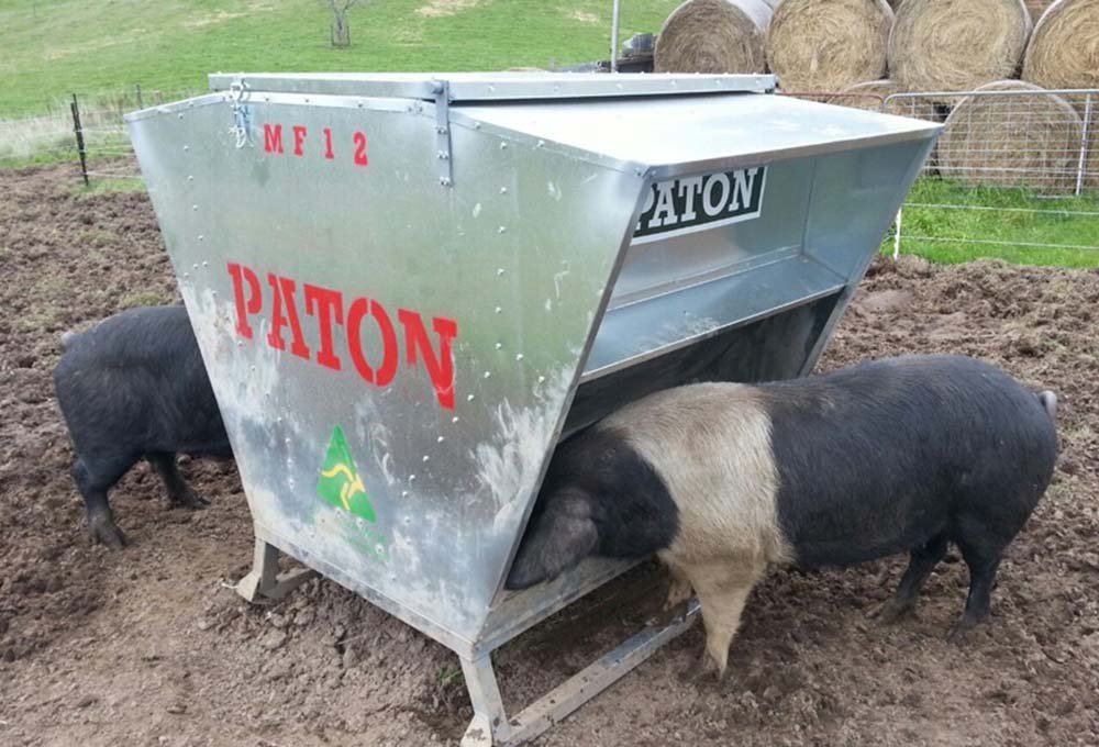 Paton-Medium-Lick-Feeder12-04.jpg