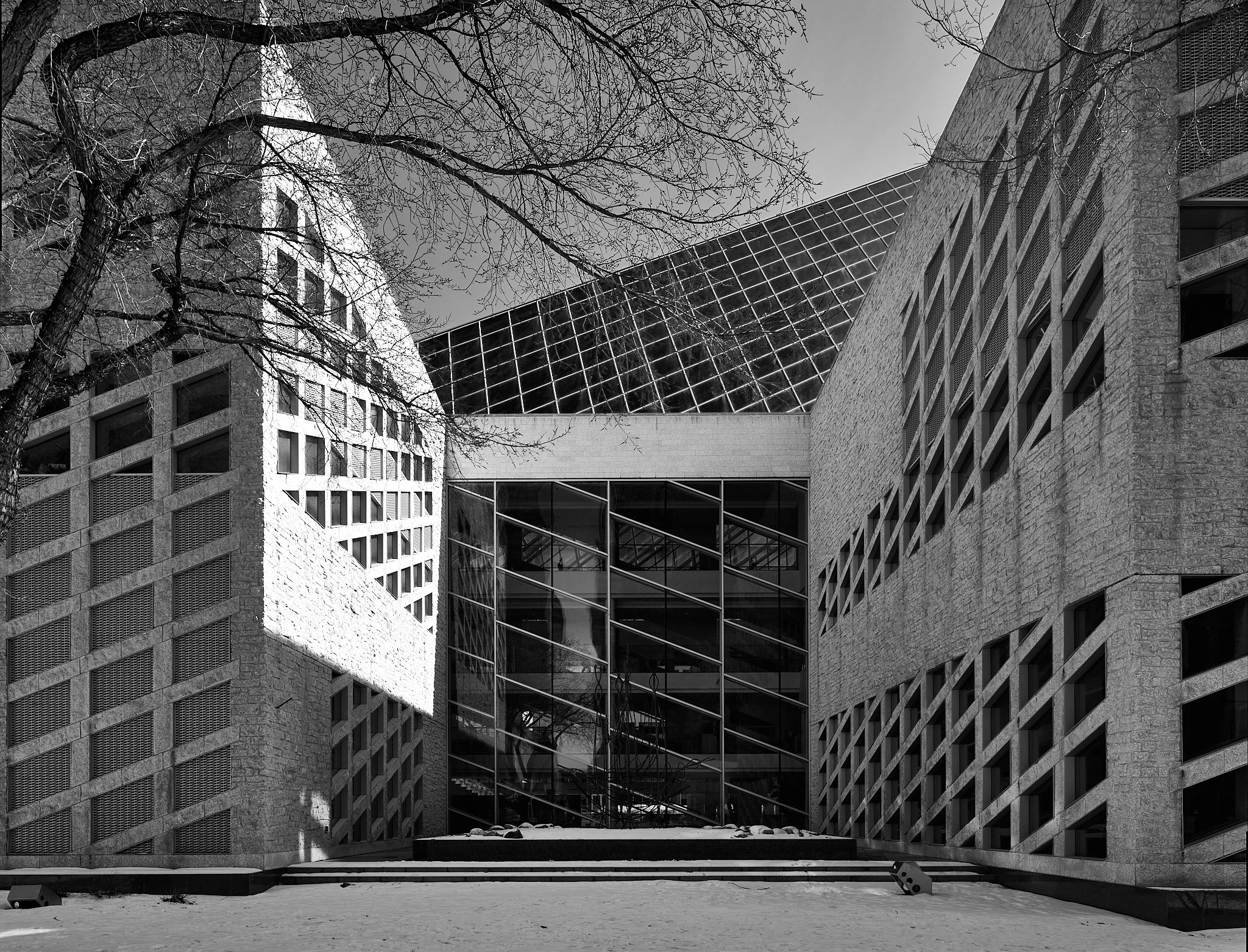 Edmonton-city-hall-west-side-art-piece.jpg