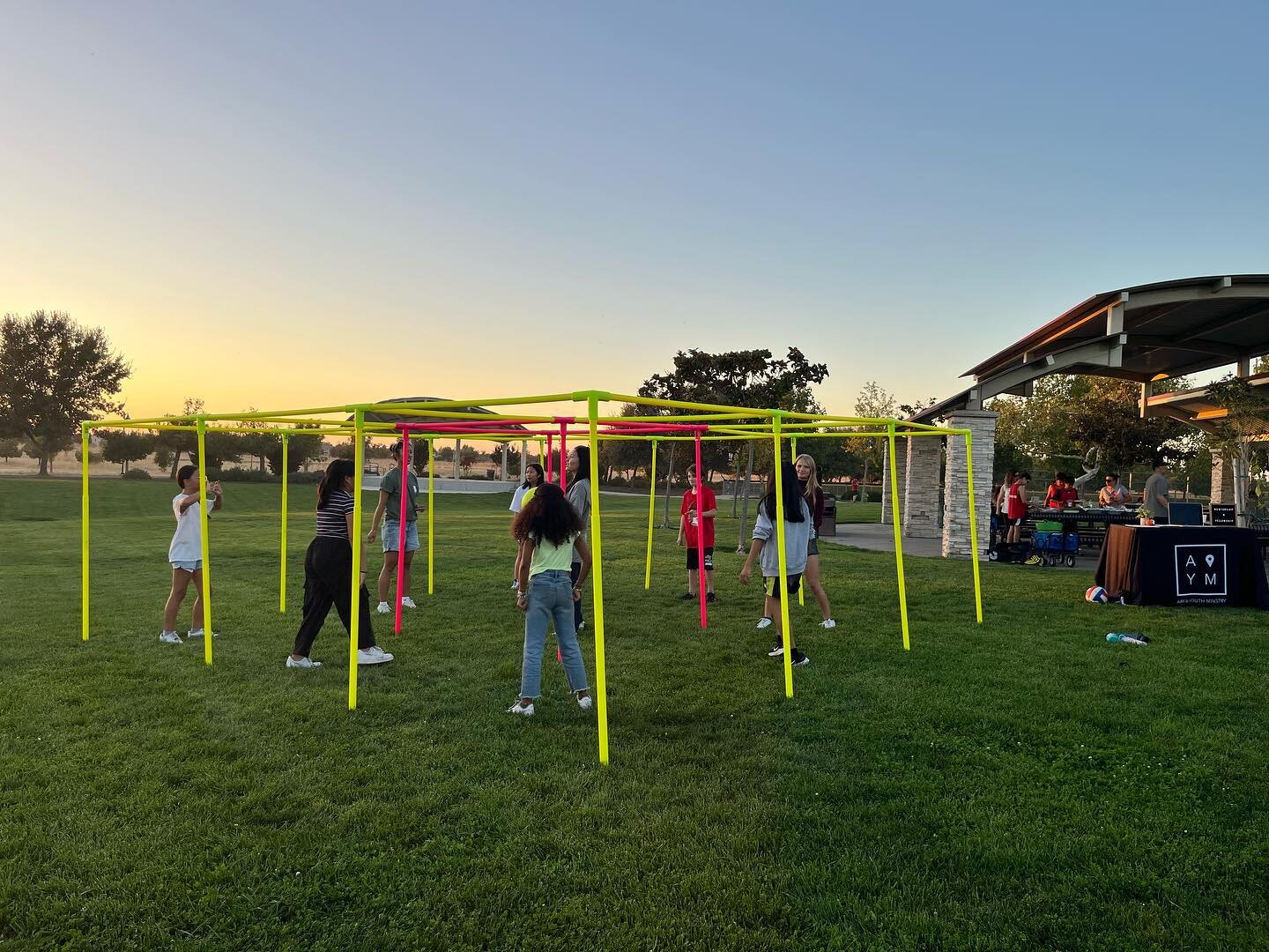 🎃 FALL FIESTA 

We had our first Fall Fiesta at North Regional Natomas Park! 🎉 swipe right to see some amazing dance moves 😎 

#sacramento #natomas #youth #group # aym #christian #fellowship #food #justdance #sports #9squares #volleyball #fun #mid