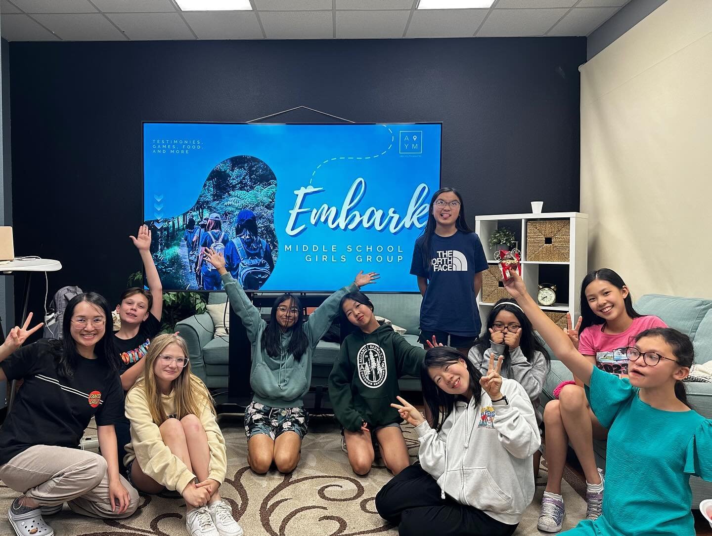 ✨Seeker Small Group 

Last friday we had several of our students put together a seeker small group event for their friends! It was a student led event and they took charge of dinner, games, testimonies, apologetics and games 👏  Good job guys 🥳🥳

#