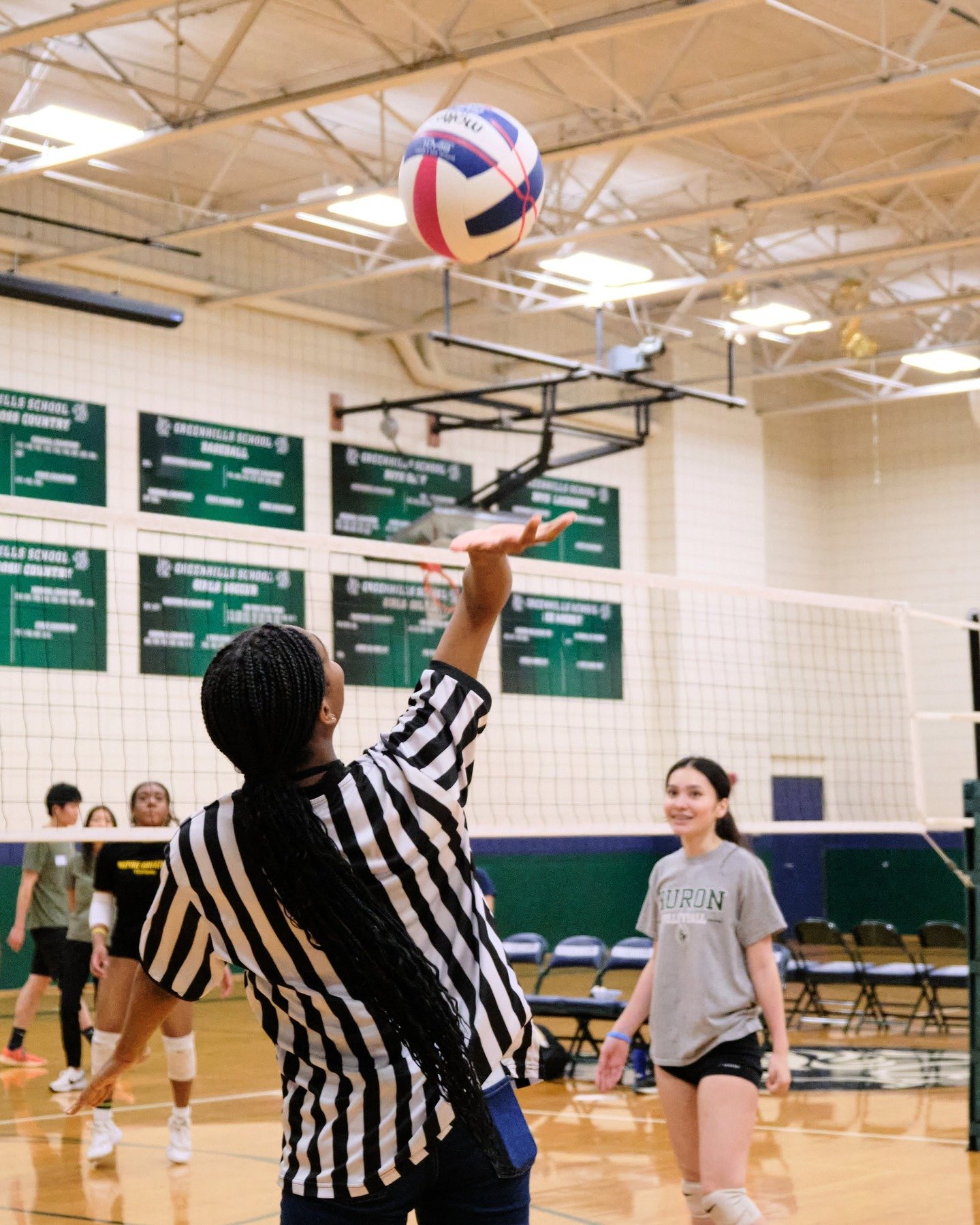 want to play more volleyball? join us on Sundays, 5/18 &amp; 6/8, for casual practice &amp; hangout!

🕒 Time: 3-5pm
📍 Place: Greenhills School (850 Greenhills Dr, Ann Arbor, MI 48105)
@wearegreenhills 

are you in high school and want to volunteer?