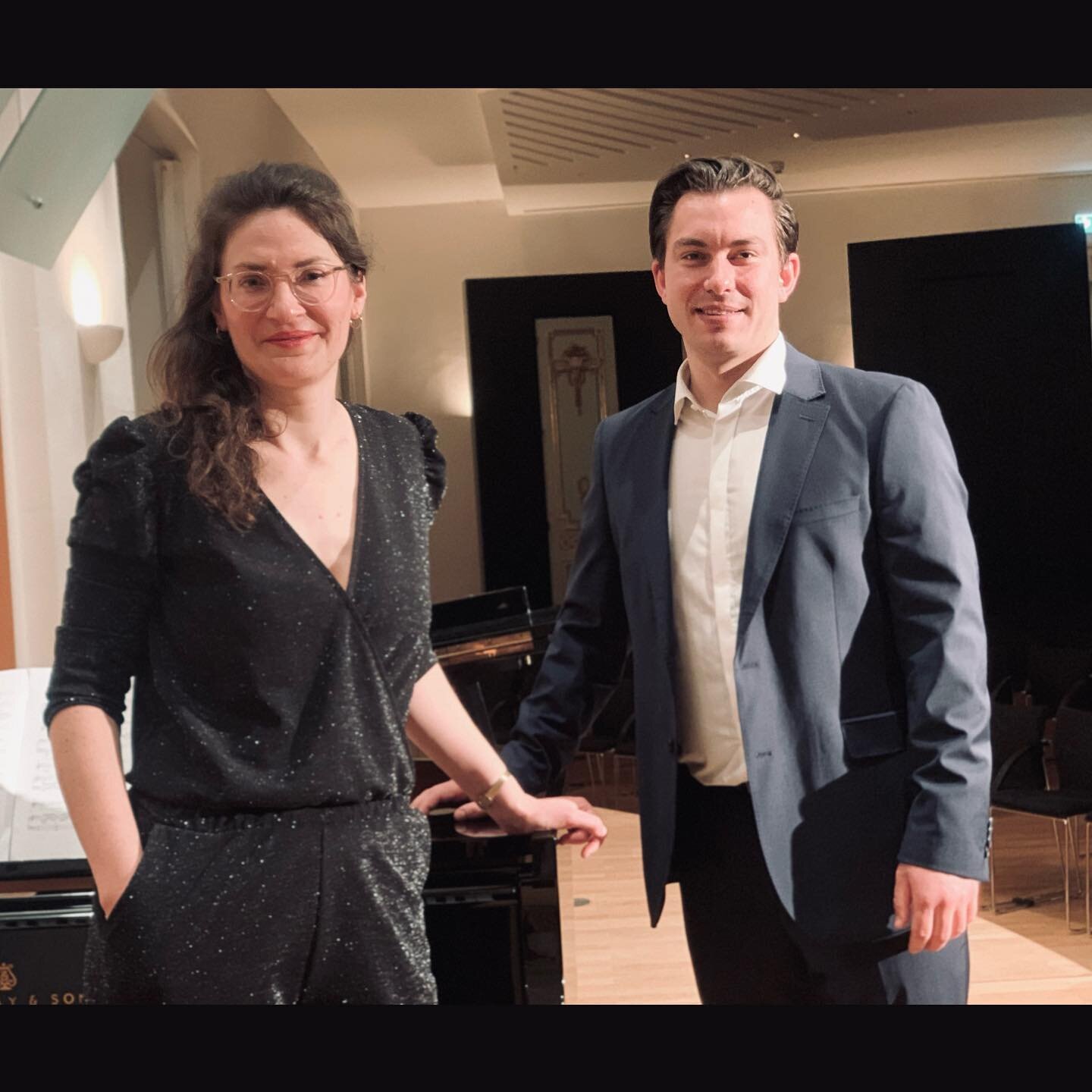 Seemingly the first day of spring: perfect day for the first Dichterliebe of the year. This time with bass-baritone @freddyjost. We had a lot of joy on stage and the audience responded with standing ovations. ⠀
⠀
#lied #liedduo #artsong #art #music #