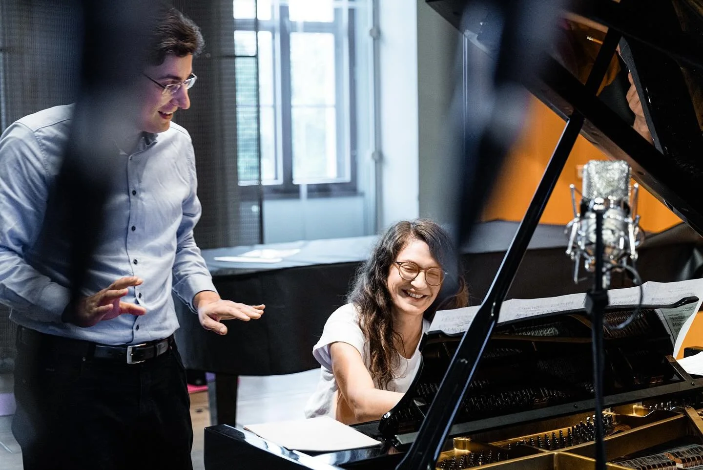 The first edit of our new recording with tenor Patrick Grahl, as a coproduction with @swrkultur, has been completed. Stay tuned! ✨
(Photo by @guidowernerphotography during the recording of our first album „Das ferne Lied“) 
#lied #kunst