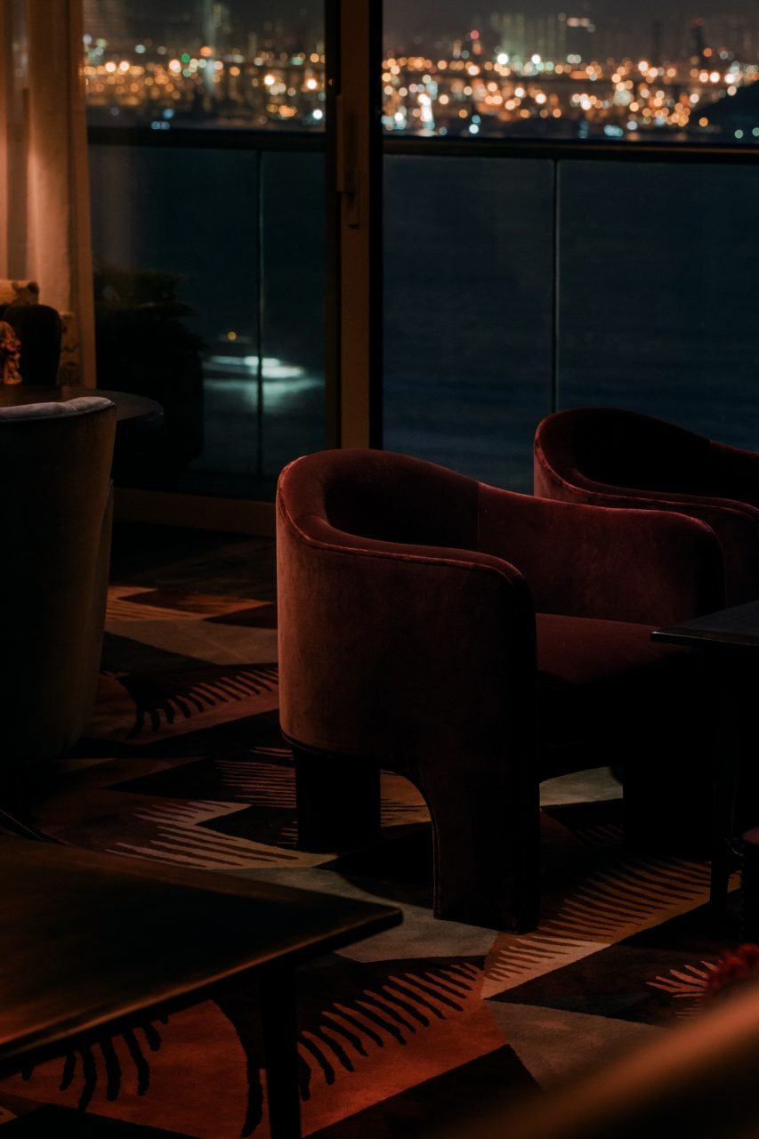 SHHK-Main-Bar-Harbour-Room_-853x1280 (1).jpg