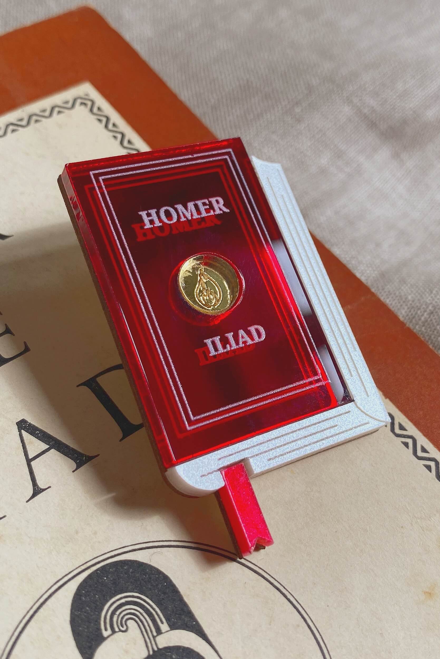 homer-book-cover-iliad-brooch-close-up.jpg