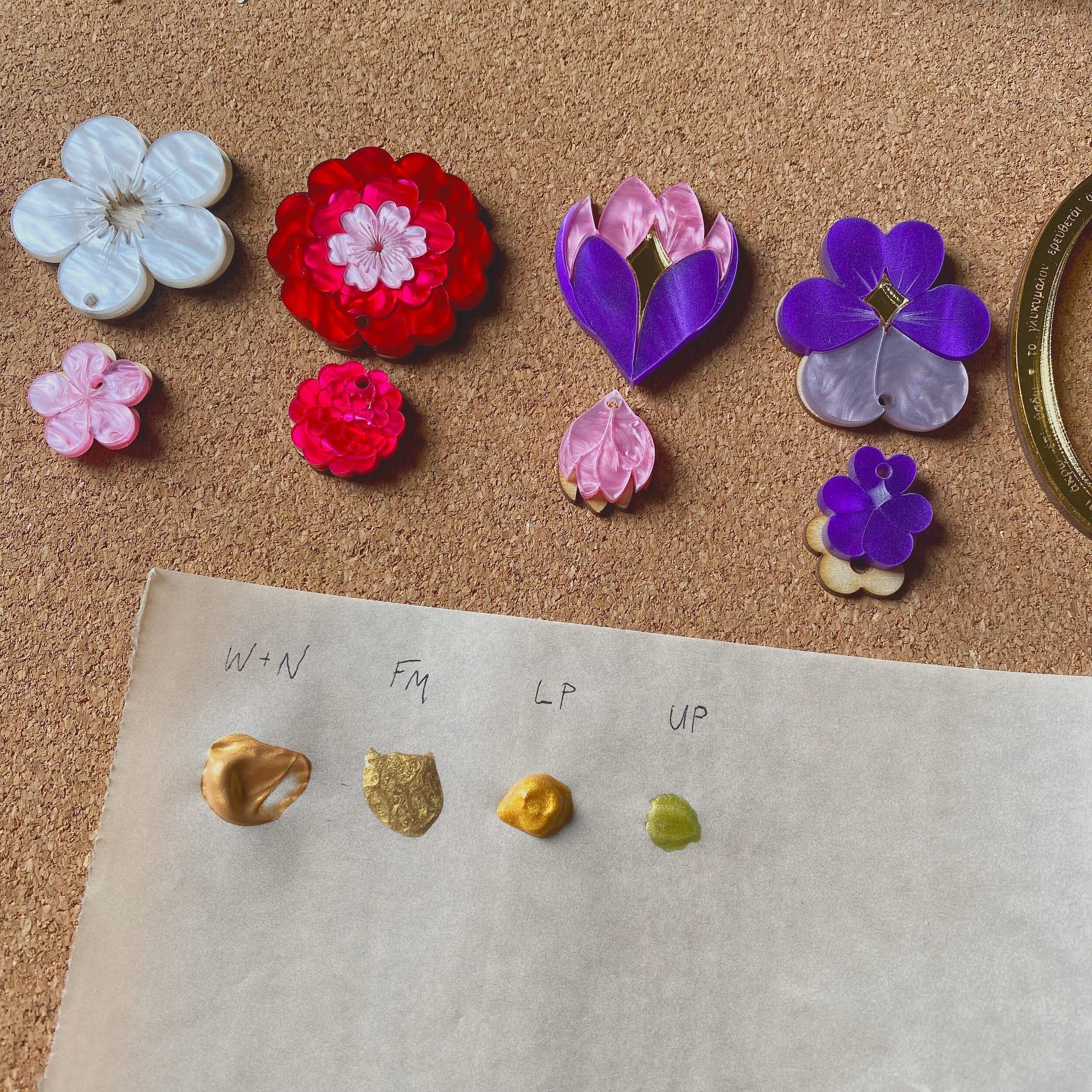 today i&rsquo;m working on the first samples for my next collection, sappho&rsquo;s garden!!

i&rsquo;ve shortlisted some different shiny gold paints and inks, and i&rsquo;m going to use them to highlight the tiny engraved details on the petals of th