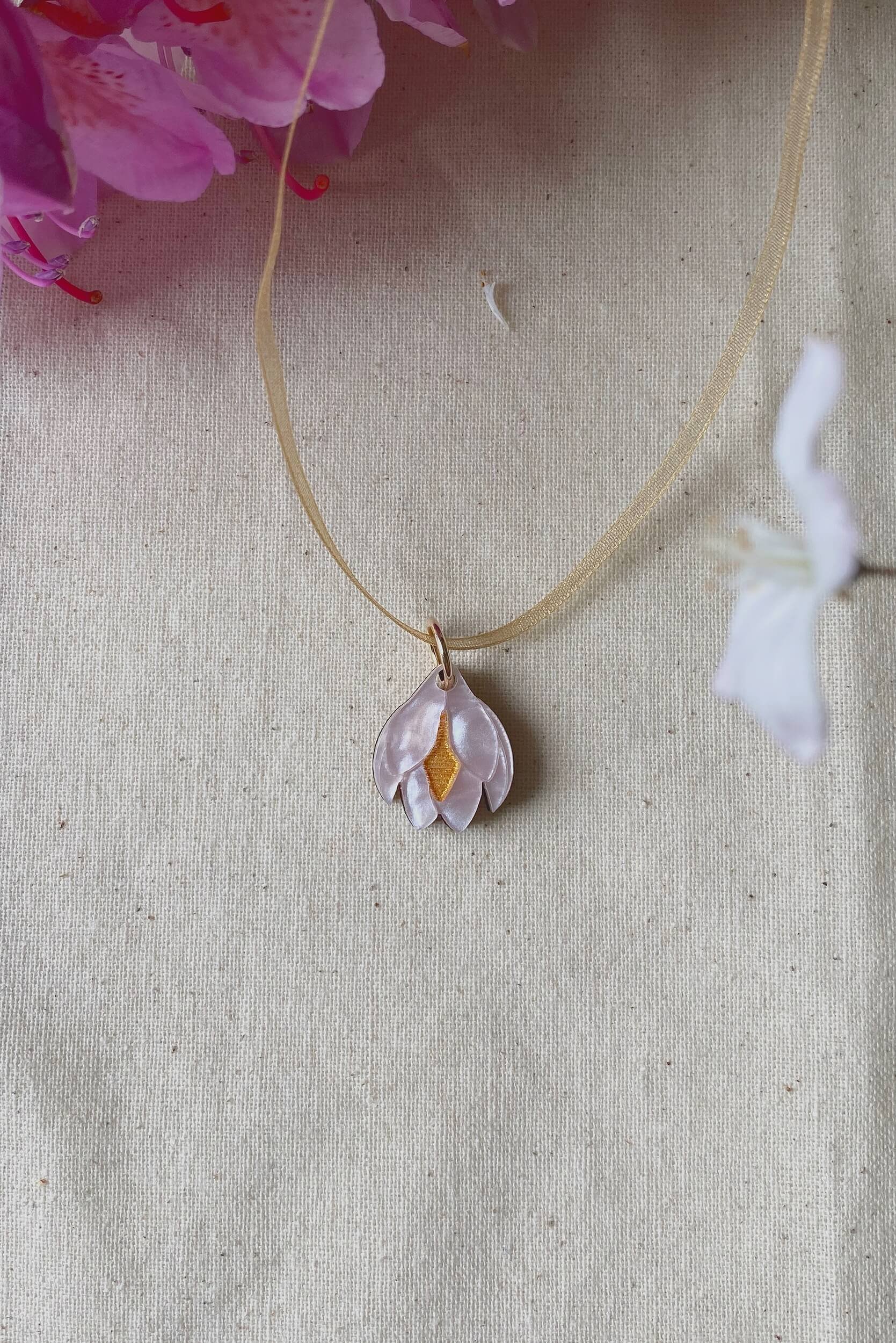 crocus-mini-choker-necklace.jpg