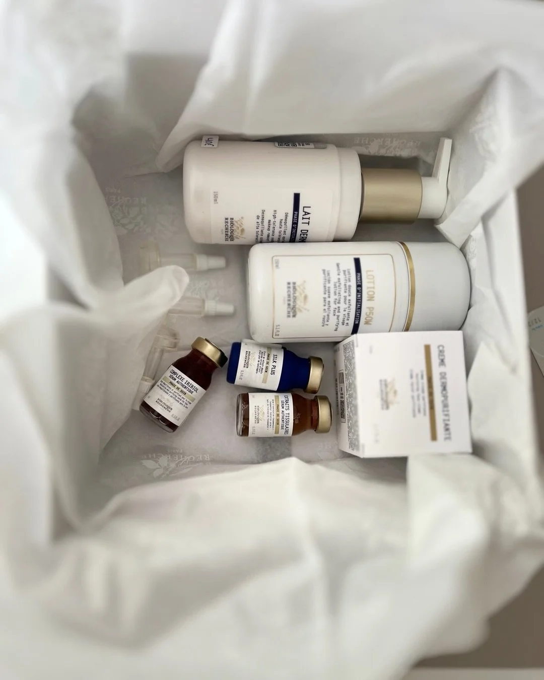 Exzellente Haut entsteht nicht nur w&auml;hrend der Behandlung.
Das Ergebnis entsteht zu Hause &ndash; jeden Tag.

Nach einer individuellen Hautanalyse stelle ich f&uuml;r meine Kund:innen eine pers&ouml;nlich abgestimmte Heimpflege von Biologique Re