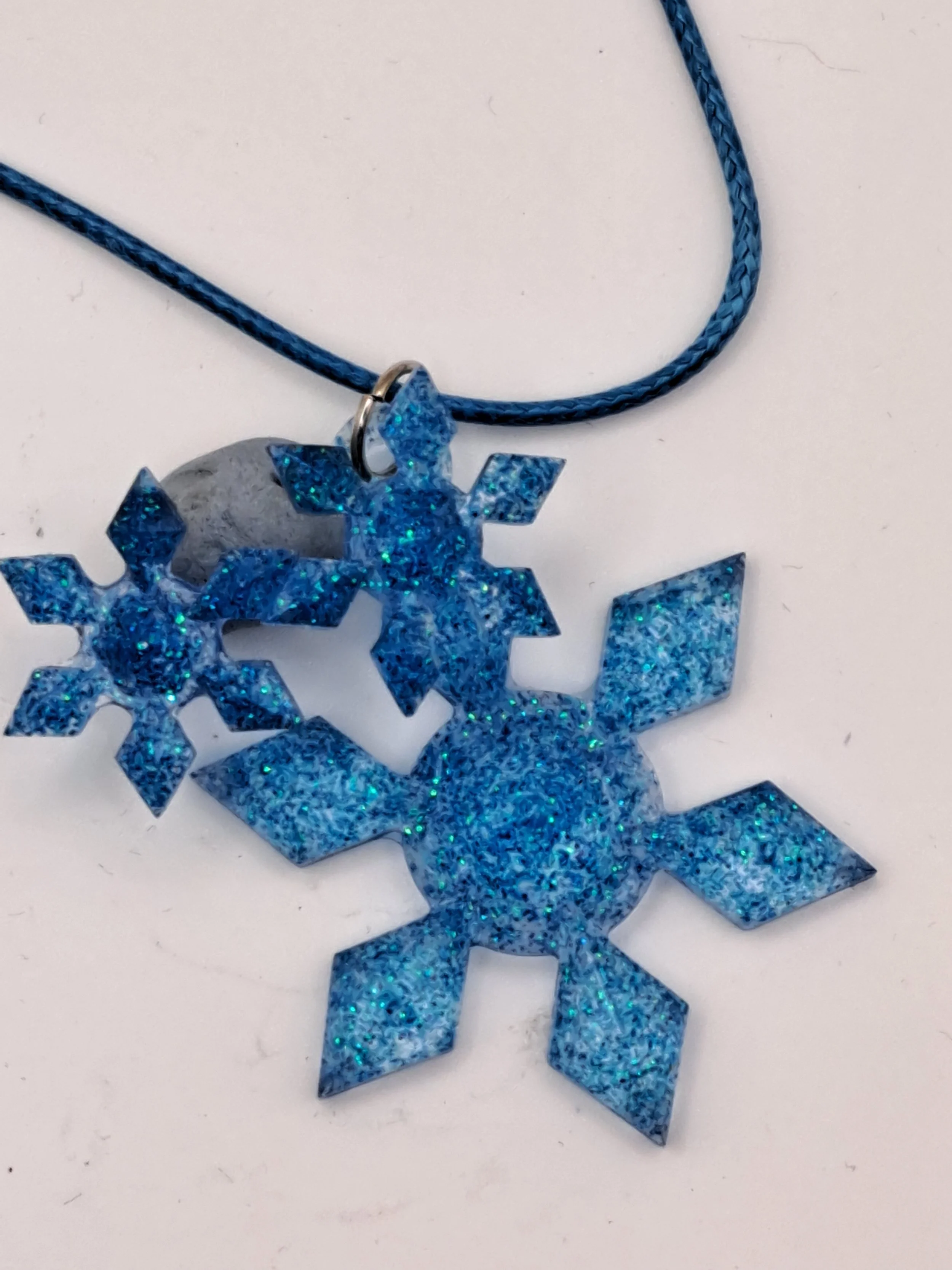 Blue glitter snowflake set