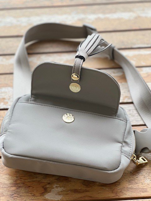 front pocket and tassel clip.jpg