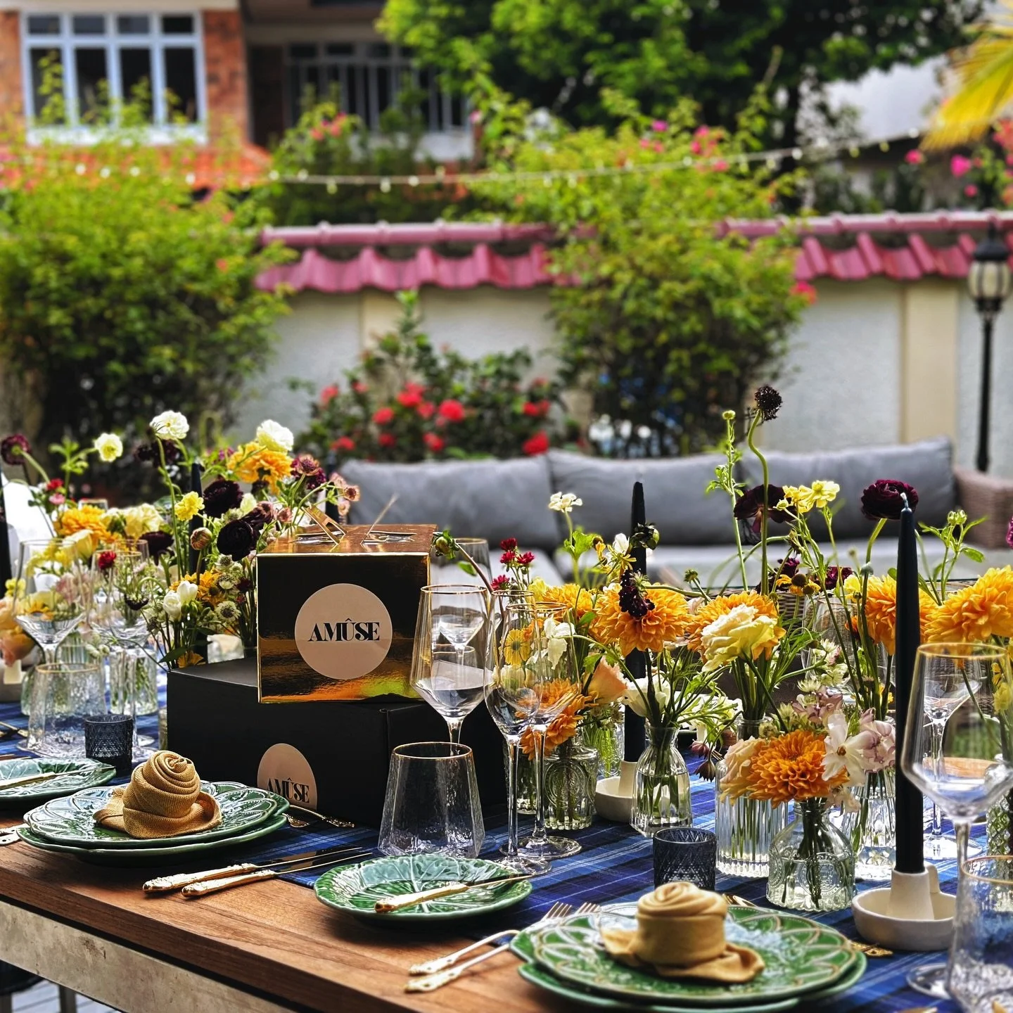 Festive, but make it modern. This Christmas, we&rsquo;re redefining tradition with a bold twist &mdash; think wild winter blooms, unexpected colour palettes, layered textures, and lush tablescapes that break all the rules (in the best way). 

Just fr