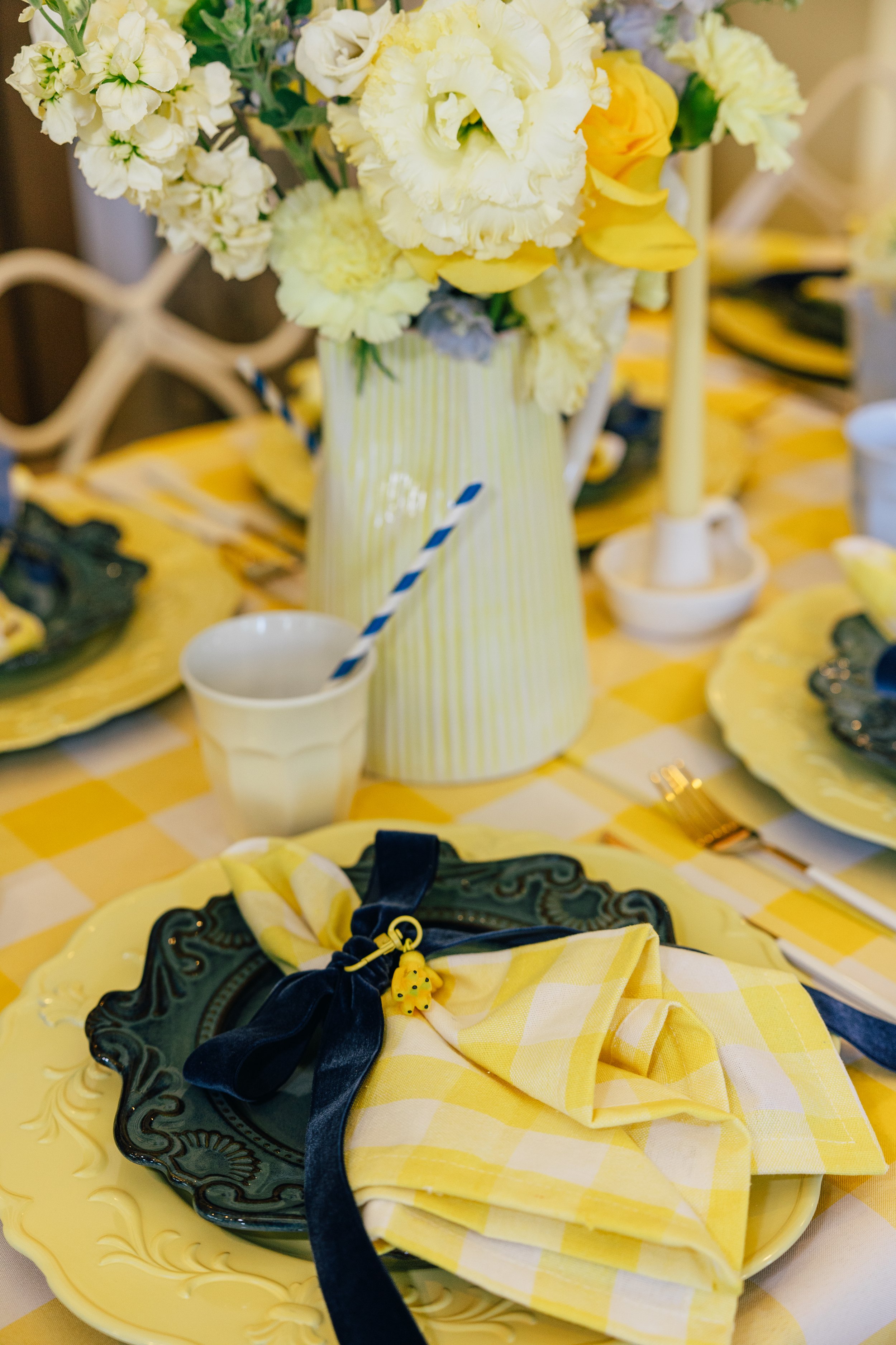 the ultimate Minion-themed party with Estilo & Co! From personalised decor to playful themed elements, we bring vibrant celebrations to life. This event featured a candy wall with Minion-coloured treats, a stunning dessert table with banana-themed sn