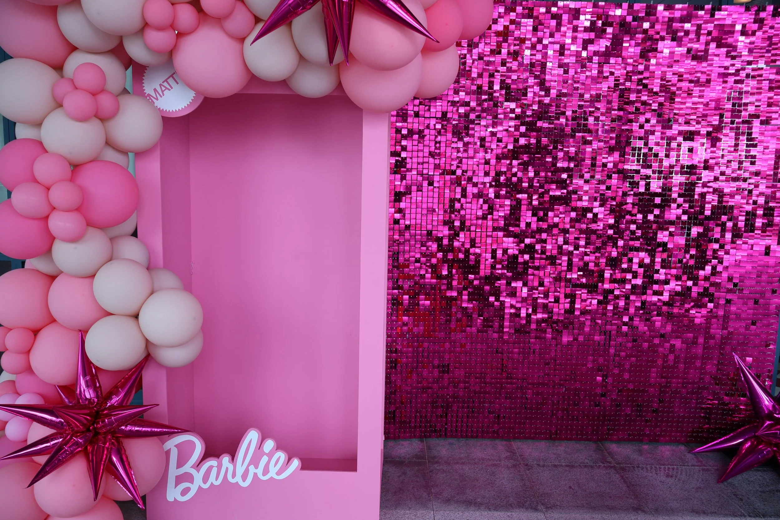 Shimmer Wall 3m x 2.4m - Hot Pink