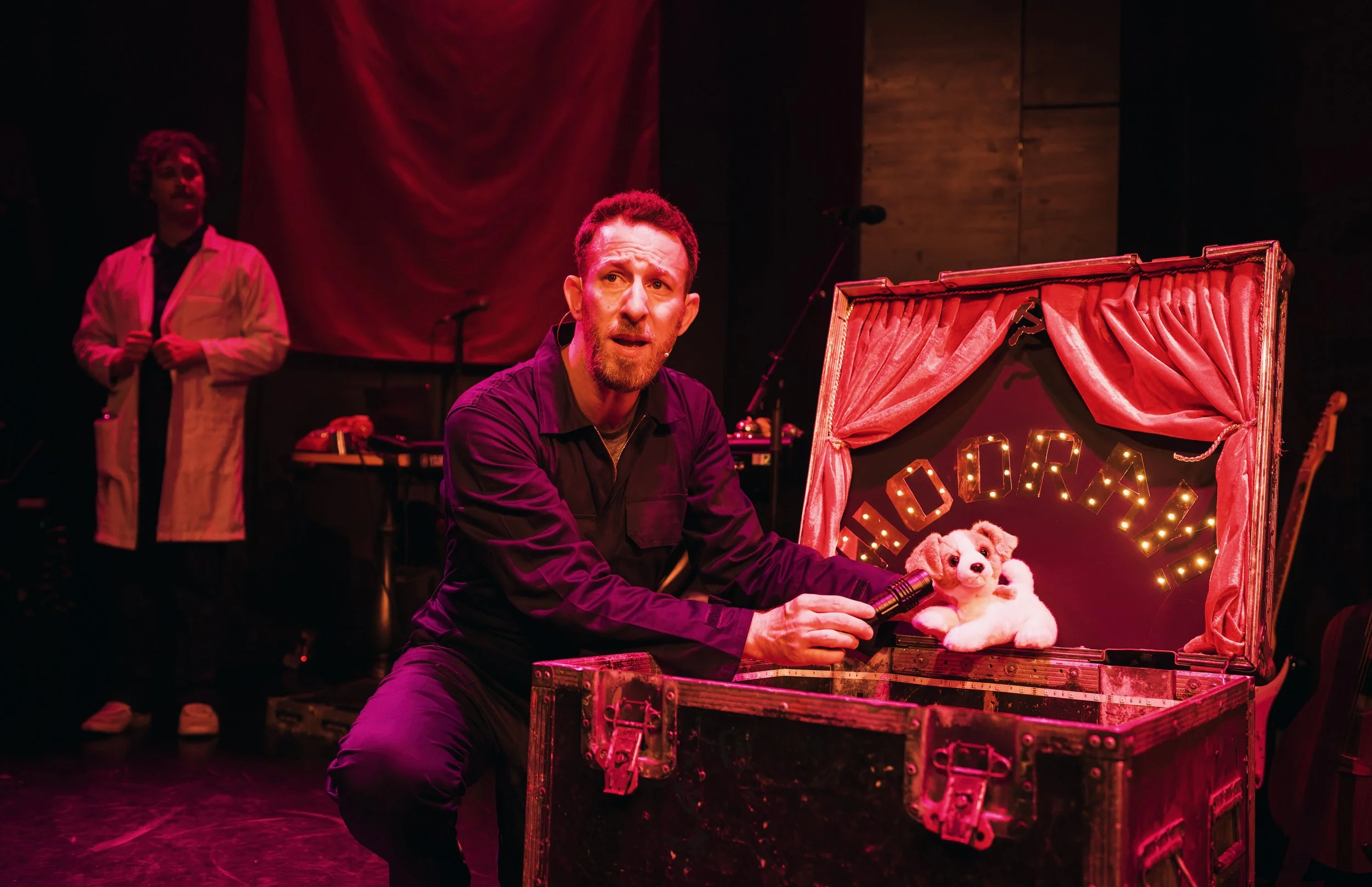 SpaceDogs@OtherPalace_(c)Alex Brenner__11_2636_dx_s.jpg