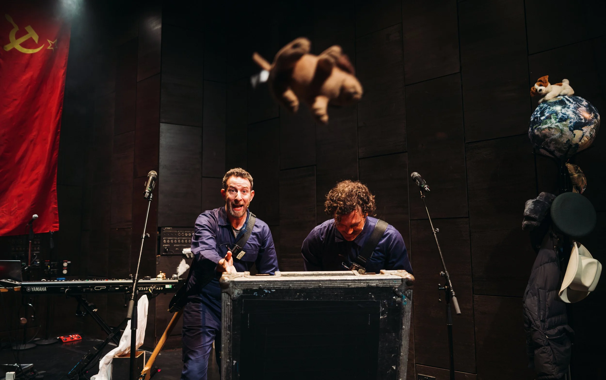 SpaceDogs@OtherPalace_(c)Alex Brenner__12_4314_dx_s.jpg