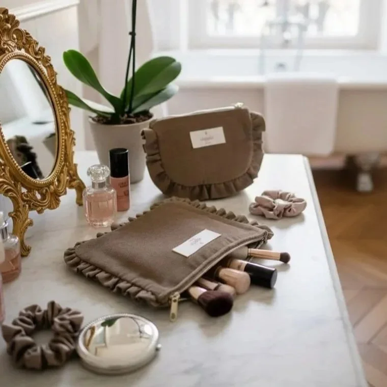 Pochette marron matelassée velours - 100% Coton micro côtelé - En stock