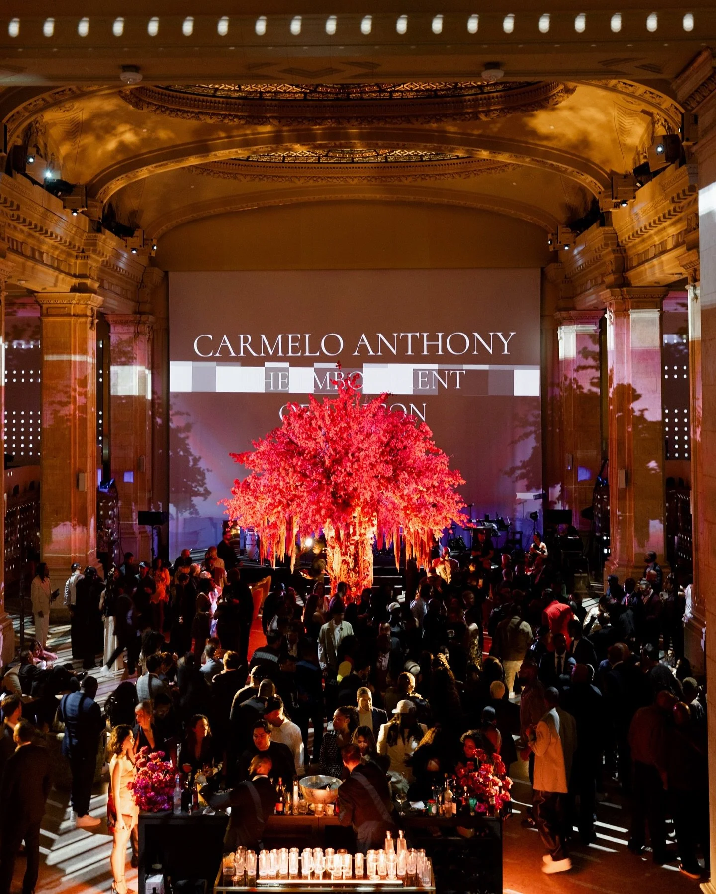 A night that celebrated icons and became one itself.
Set against the luminous architecture of @halldeslumieres, the Carmelo Anthony Icon Award was an evening where artistry met legacy.

With @S_projectsglobal leading production, we had the honor of d