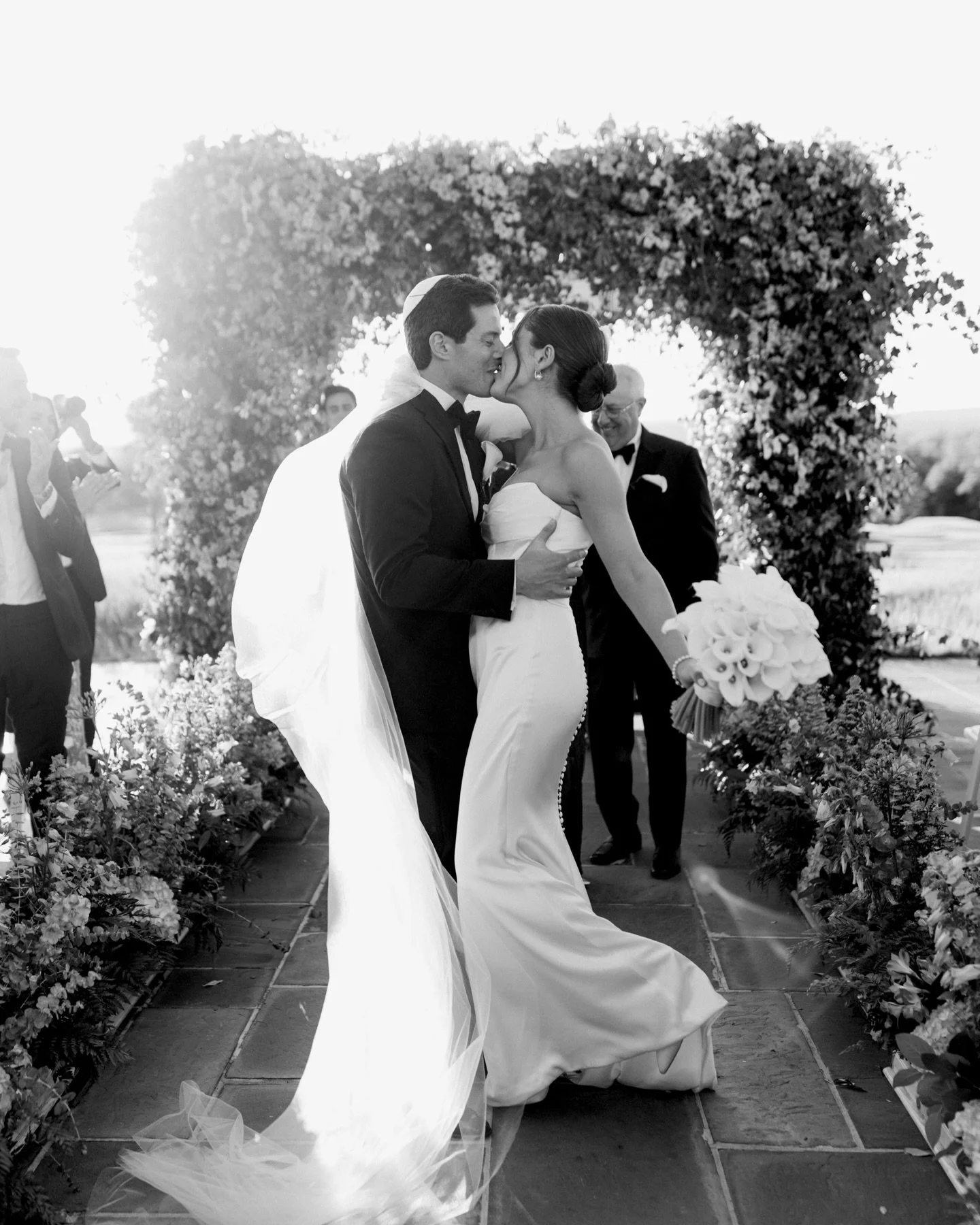 A small glimpse into a year full of laughter, excitement, and meaningful moments. So grateful for the couples and vendors that made it all possible 🖤#jaymojaymes