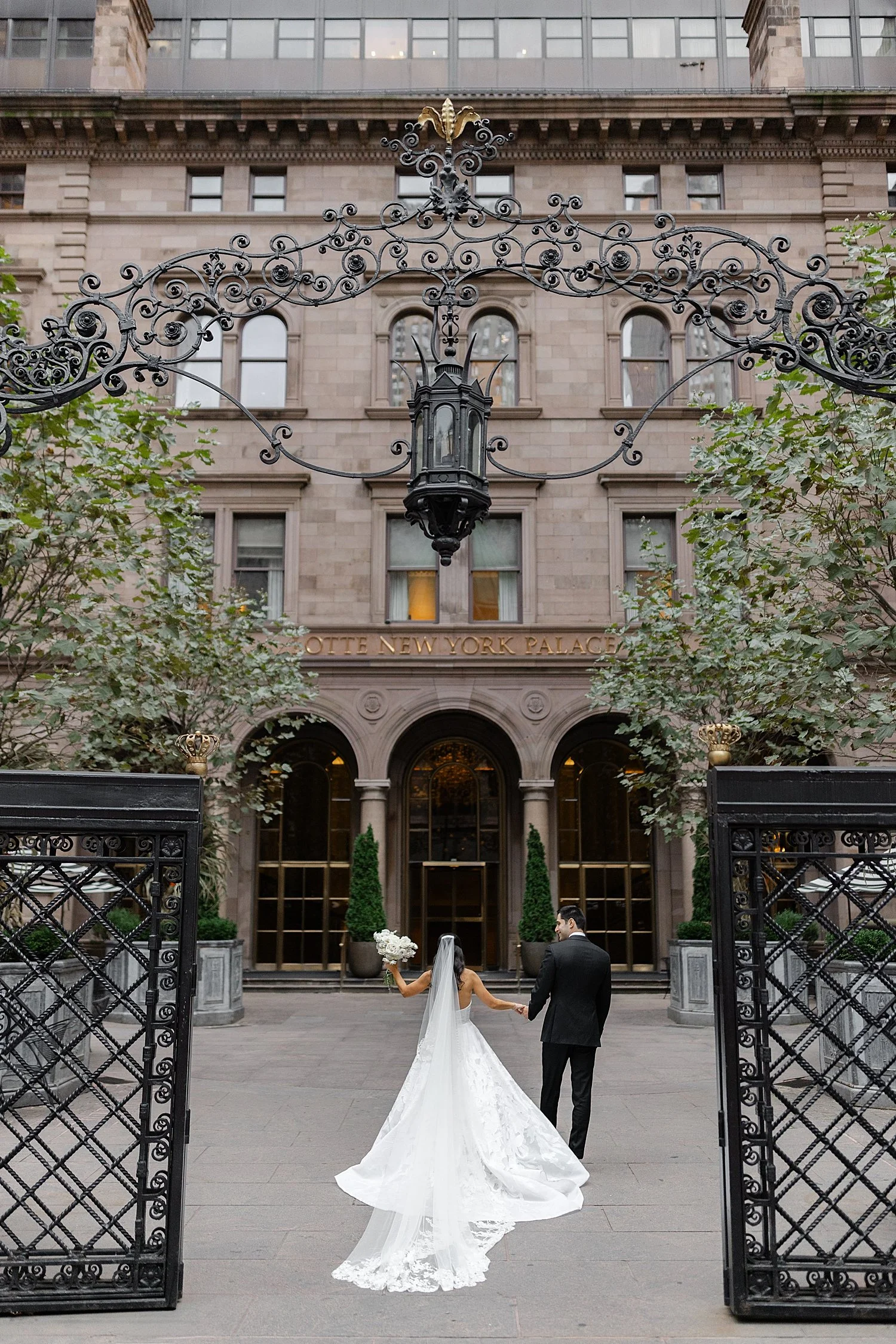 Lotte New York Palace Wedding _ Luxury NYC Wedding photographer_2717.jpg