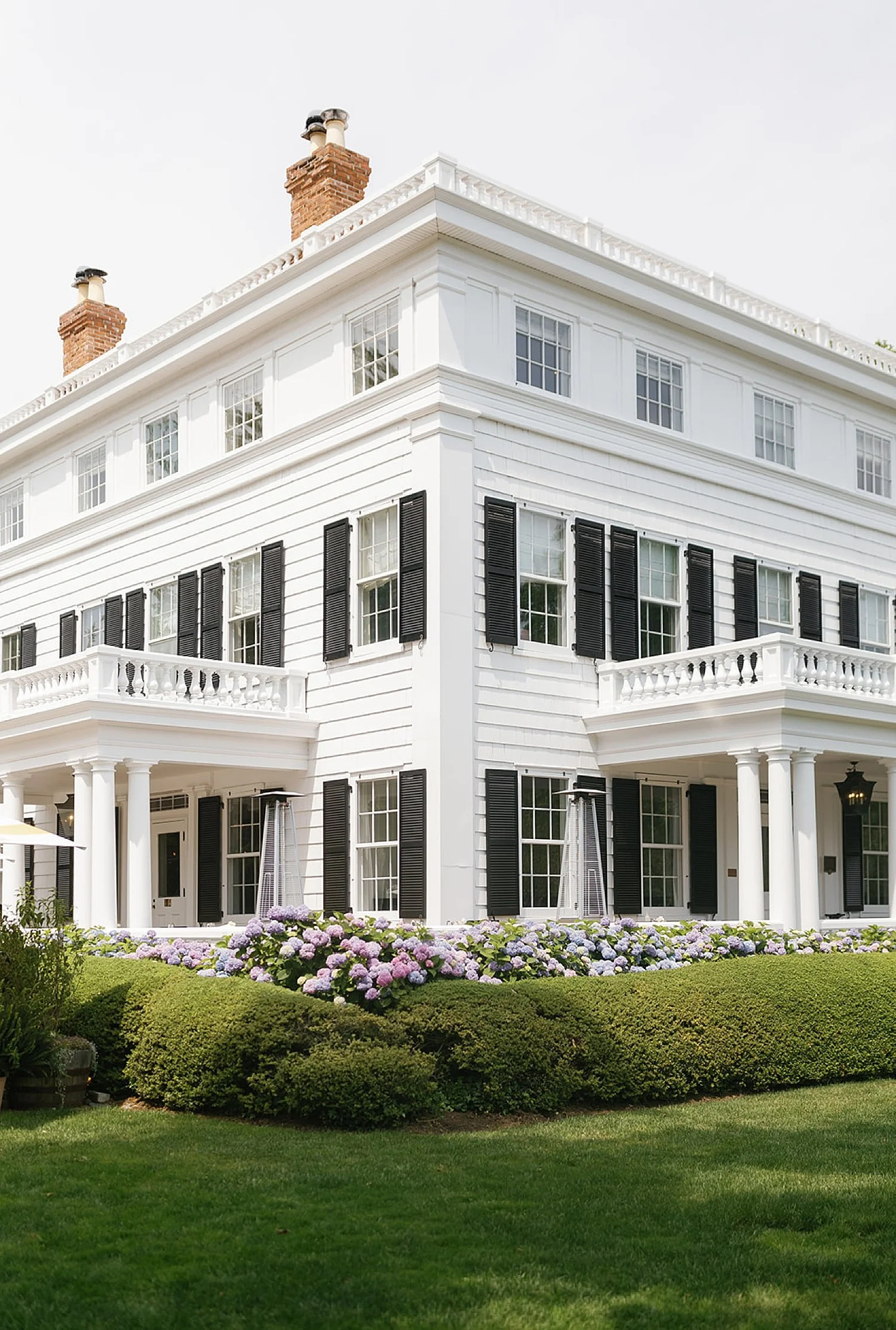  Timeless Hamptons summer wedding  