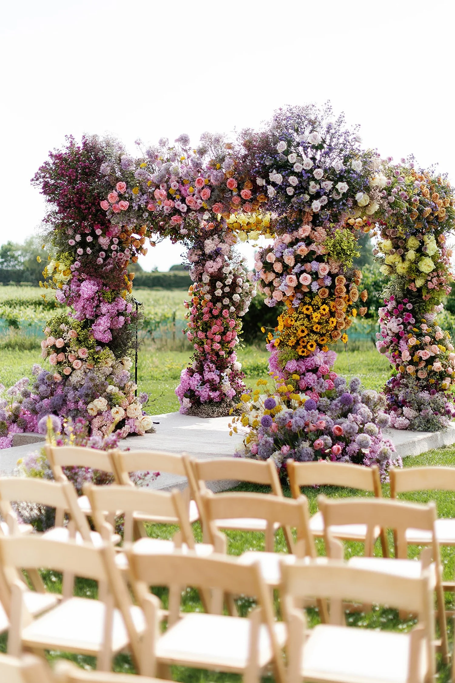  Outdoor summer wedding ceremony in the Hamptons 