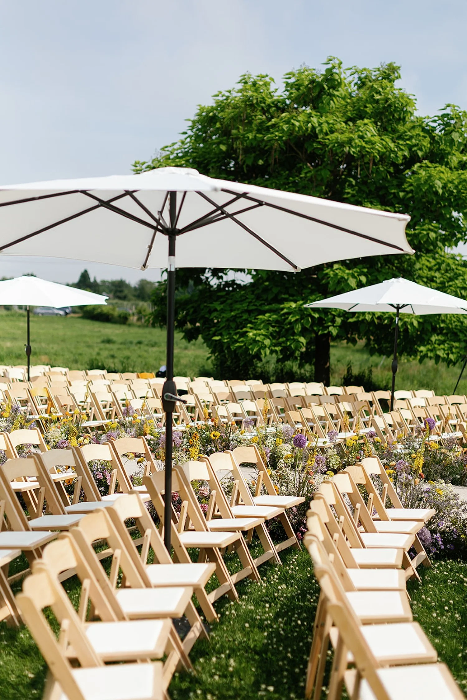  outdoor summer wedding ceremony  