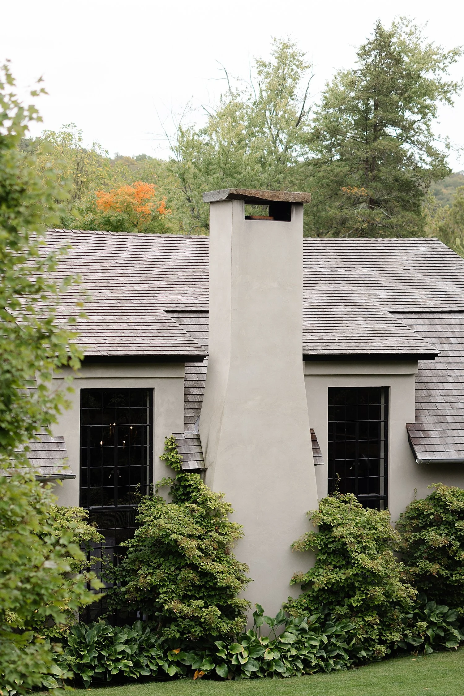  Rainy Hudson Valley Luxury Wedding at Valley Rock Inn 