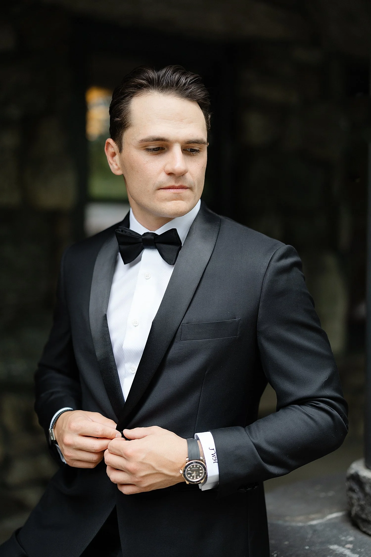  groom in tux 