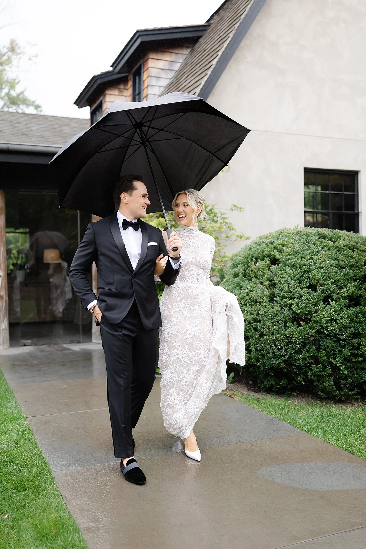  Rainy Hudson Valley Wedding photos at Valley Rock Inn 