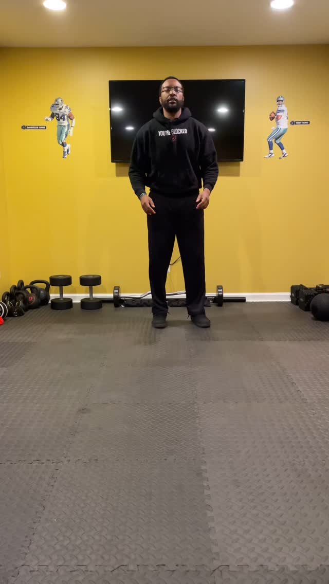 Day 3 #RFGsDailySquats ooouuuu
We’ve got sumo squats and side lunges today.
As always, get to 100, but listen to your body and take breaks where needed.
Make sure you get your tickets to @fitnik_adultfieldday for 20% off until May 1st
#fi