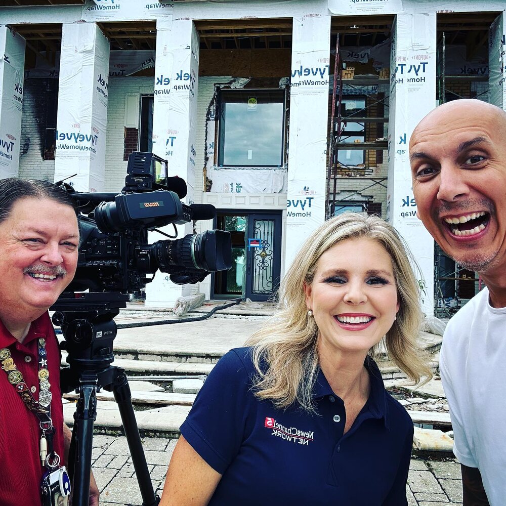 Fun time hanging with some new friends from @newschannel5! Showing off way too many behind the scenes sneak peeks so get ready for spoilers! Thanks for the visit 😁 #nashville #newschannel5