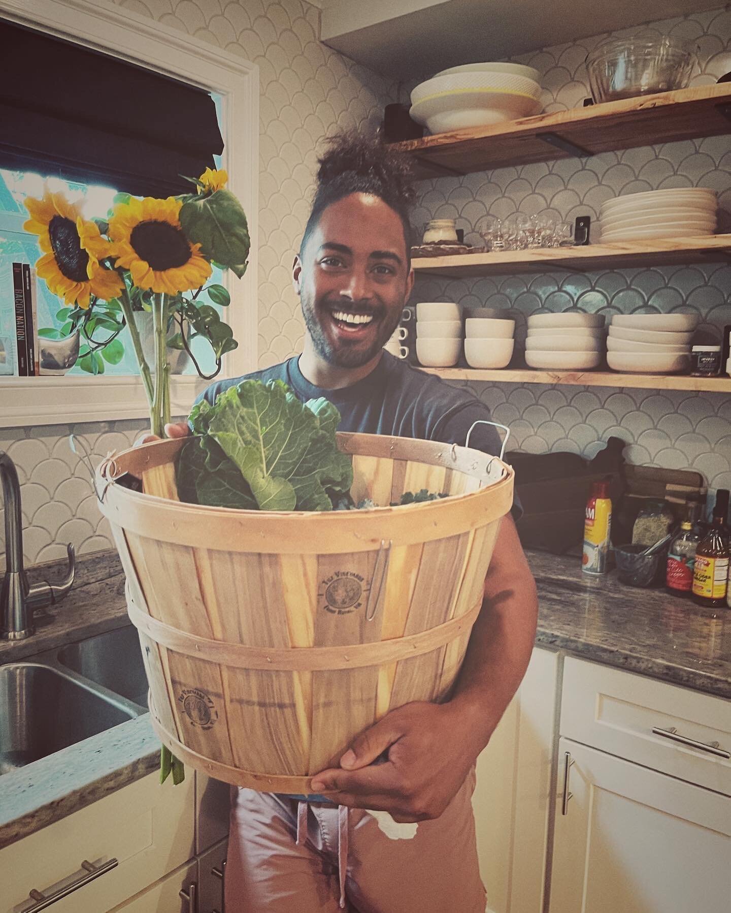 Ding dong! Our first CSA delivery was a hit!! Check out our happy customers and the  delicious meals they made😍
.
.
.
#localfood #farmfresh #vegan #virginia #dc #womanownedbusiness #lgbtowned #smallbusiness