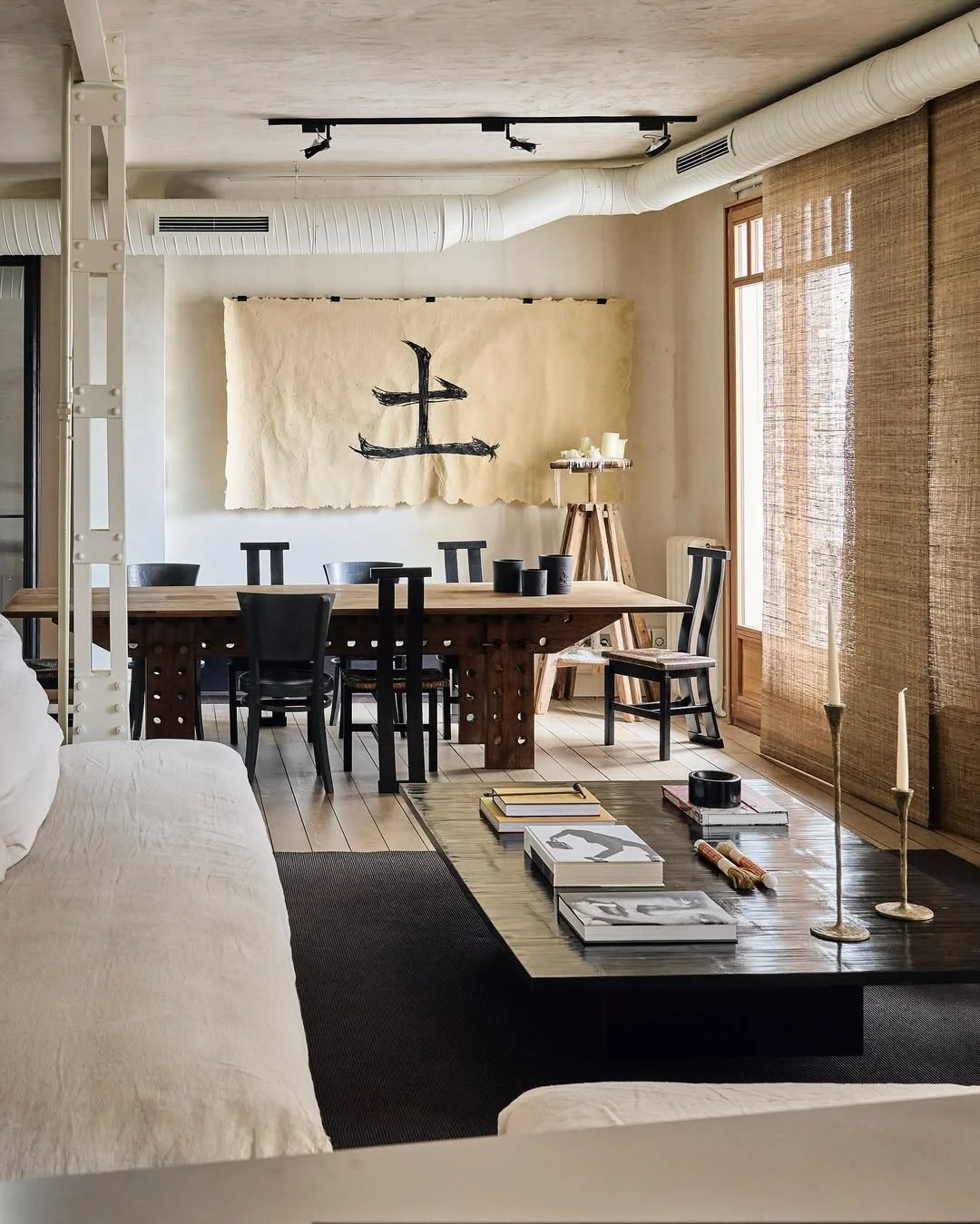@juubrn quietly marries Japanese purity with Spanish soul!😍

&quot;Julieta Barrionuevo creates a haven for two souls in Madrid, where Japanese aesthetics are not a gesture, but a lived story.&quot; 

&quot;What fascinates me most about Japanese cult