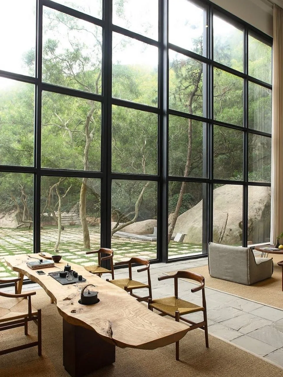 &ldquo;Paradise-like house&rdquo; in rural China that brings the landscape inside. 🌿

Design by: Xu Fu-Min