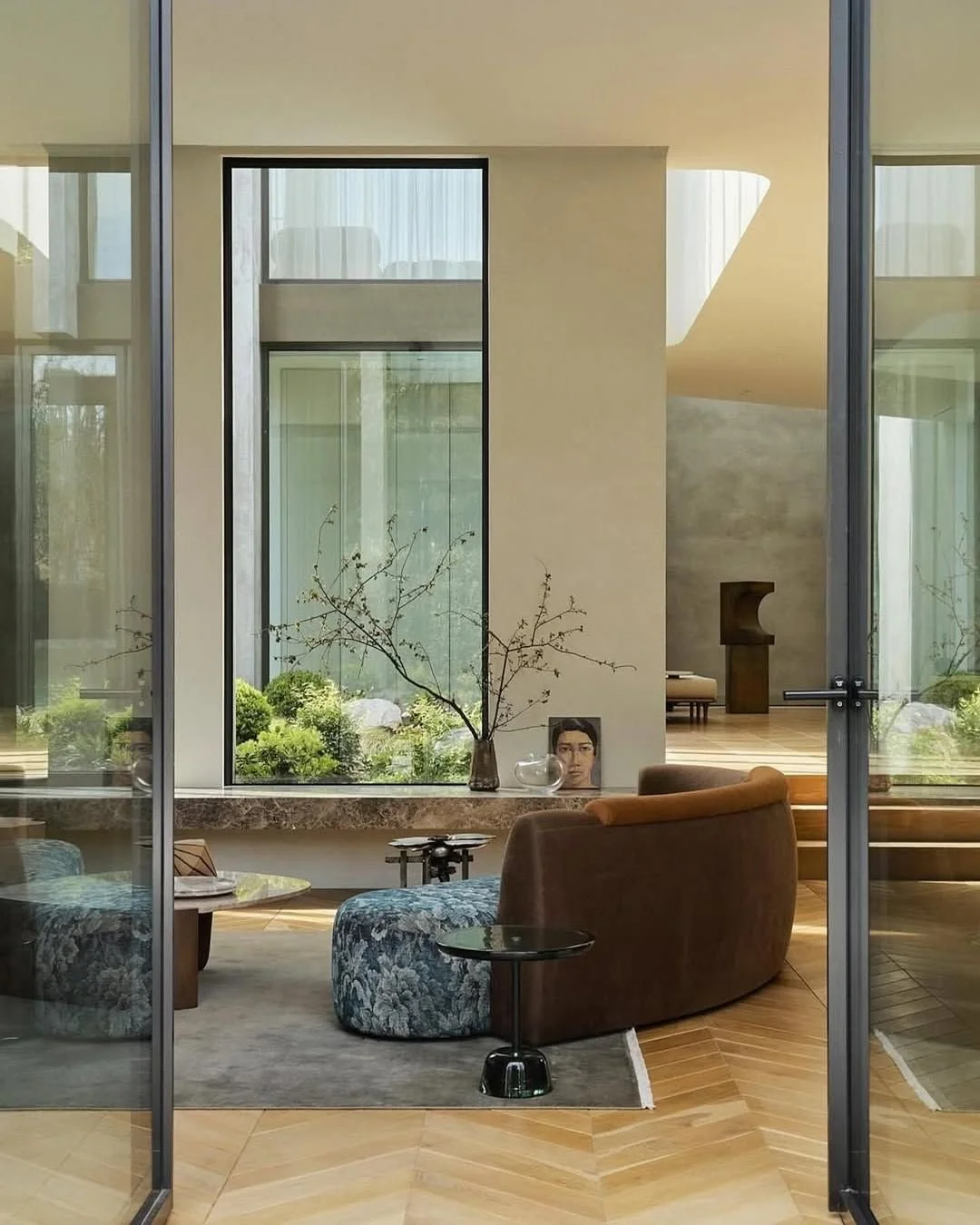 // Artisan House // 

&ldquo;The brief was to create an art gallery home that balances expansive open space with a sense of intimacy and a strong connection to nature.&rdquo; from @thelocalproject 

Designed by: @wall_architects 
Photography by: @sma