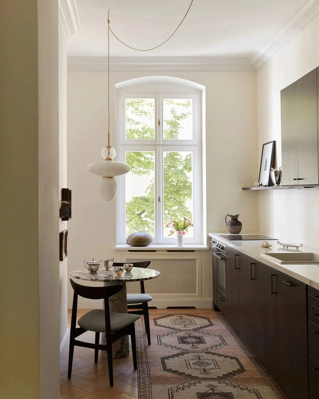 // Historic Berlin Apartment //

Renovated by a husband and wife designer duo! ✨
@adelehelmers