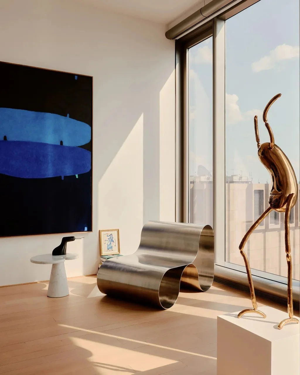 A New York apartment founded on art... 

Architecture &amp; Interiors by: @herzogdemeuron 
@nachopolo @onuska