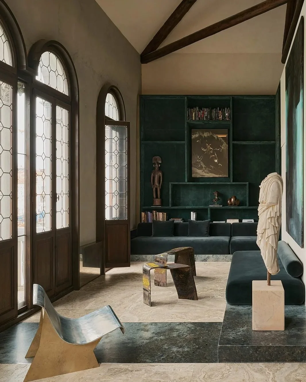 A 15th-Century Italian Palazzo on the Banks of Venice's Grand Canal. 😍

Architecture by: @vdecotiis 
Photographs: @_martin_morrell