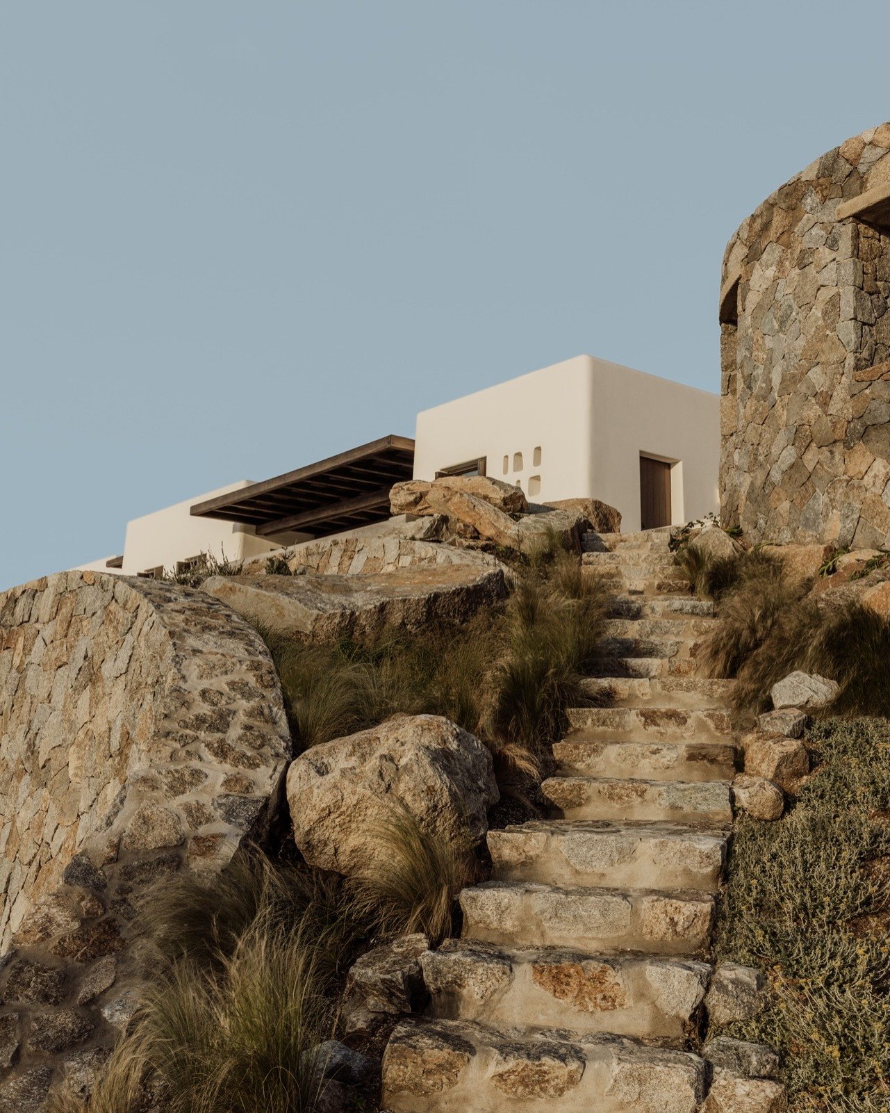 // ANAMESA // 

Always inspired by the effortless simplicity of Greek island architecture... 

"The architecture moves fluidly between enclosure and openness, allowing interior spaces to extend naturally into the landscape and establish a gradua