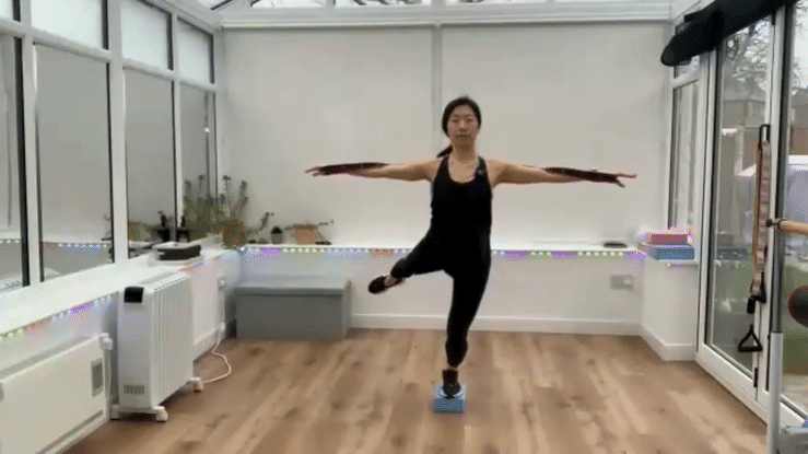 Off-Ice Edge class with Yebin